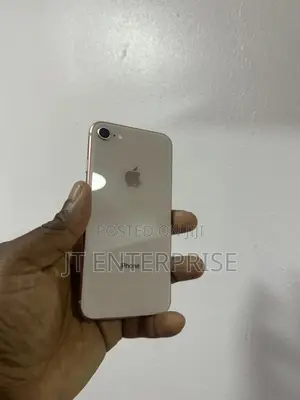 Apple iPhone 8 64 GB Gold