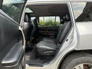 Toyota Highlander Limited 2011 Silver