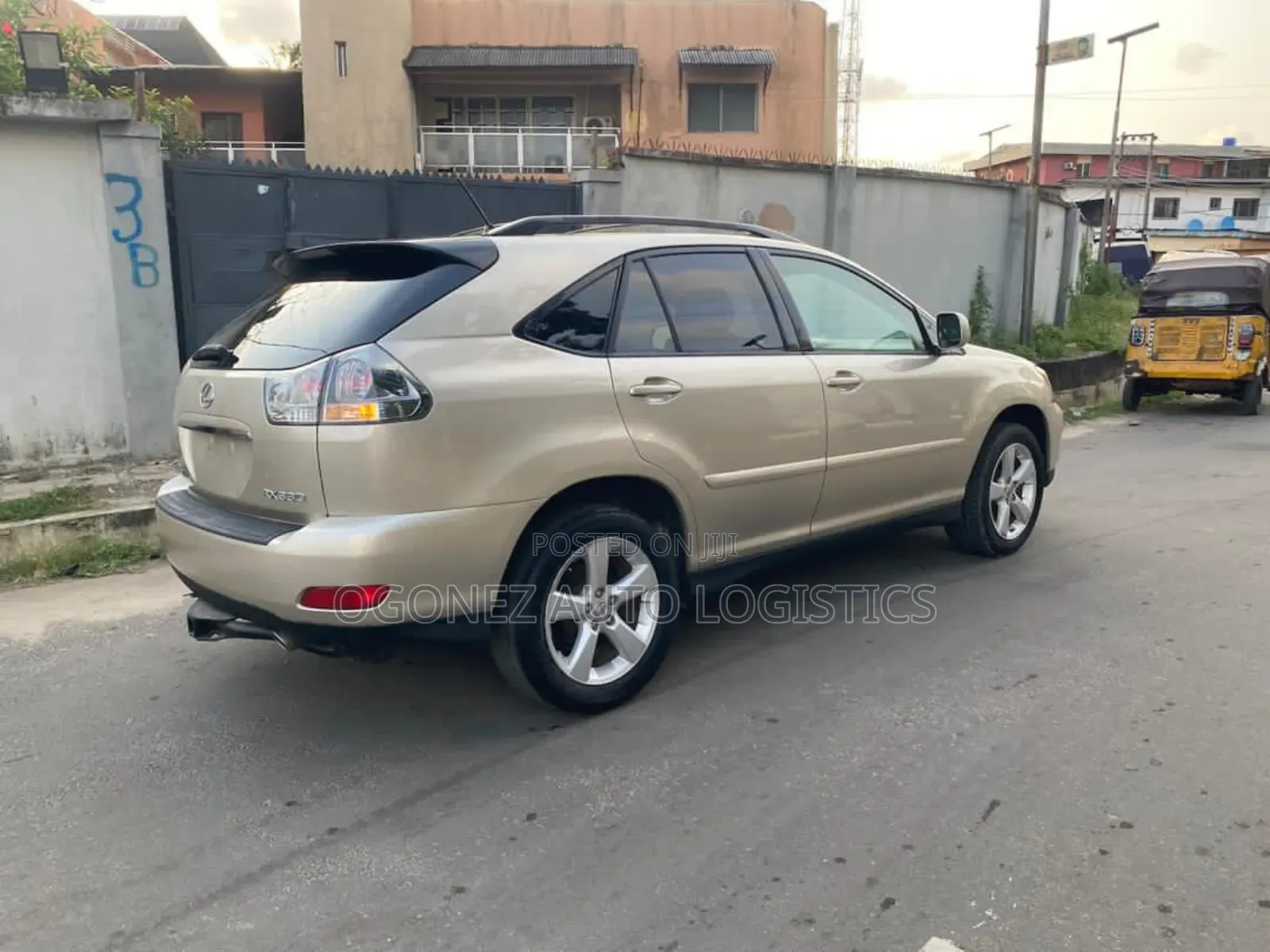 Lexus RX 330 2005 Gold