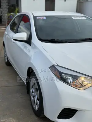 Toyota Corolla LE 4dr Sedan (1.8L 4cyl CVT) 2015 White