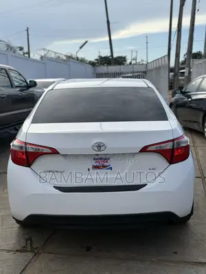 Toyota Corolla LE 4dr Sedan (1.8L 4cyl CVT) 2015 White