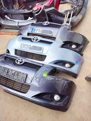 Complete Front Bumper Auris 2005