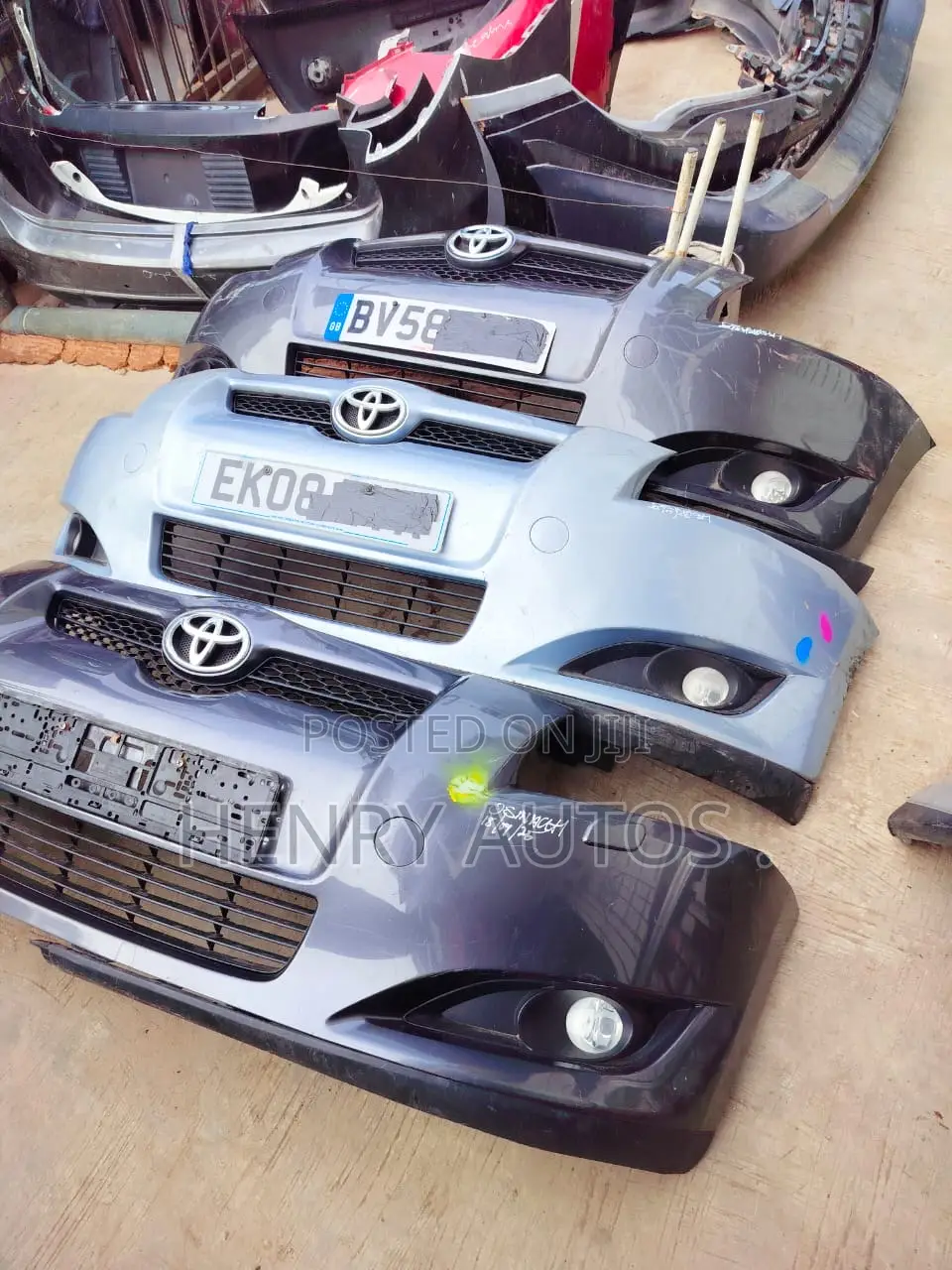 Complete Front Bumper Auris 2005