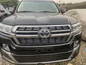 Toyota Land Cruiser 4.6 V8 GXR 2018 Black
