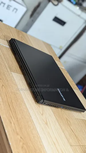 Laptop Gigabyte 32GB Intel Core I7 SSD 1T