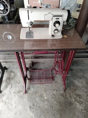 Electric and Manual Straight and Zigzags Complete Sewing Machine