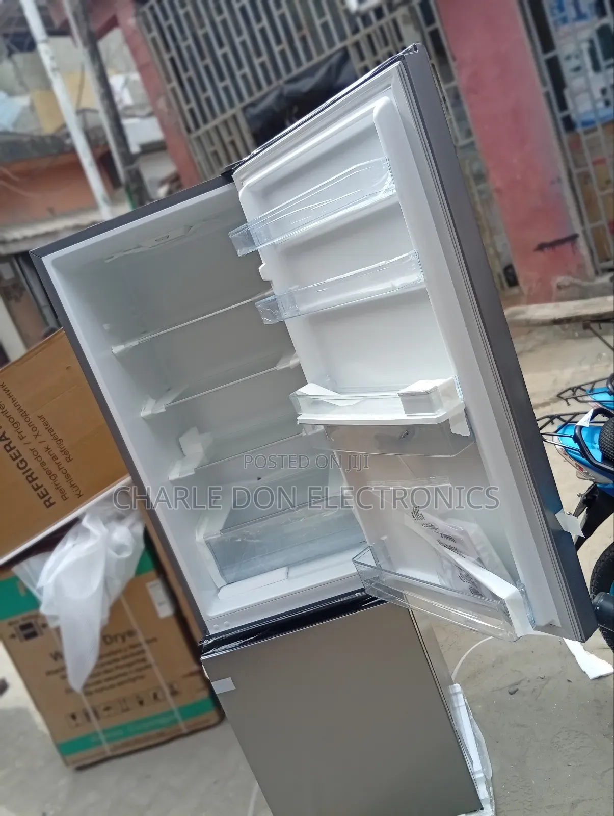 Original Hisense 266 Litres Fridge and Freezer