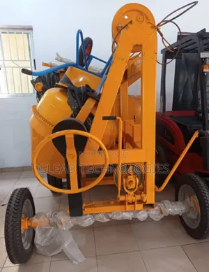500l Concrete Mixer With Crane.