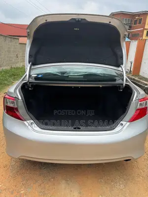 Toyota Camry SE 4dr Sedan (2.5L 4cyl 6A) 2014 Silver