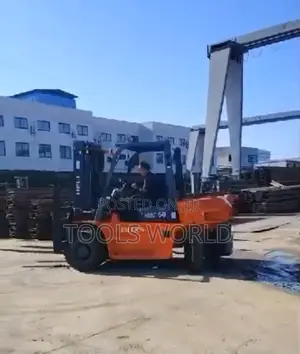 Heavy-Duty Heli Cpcd50 Diesel Forklift 5t for Warehouse Use