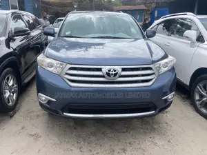 Toyota Highlander Limited 3.5l 4WD 2013 Blue