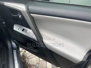 Toyota RAV4 Platinum FWD (2.5L 4cyl 6A) 2017 Blue