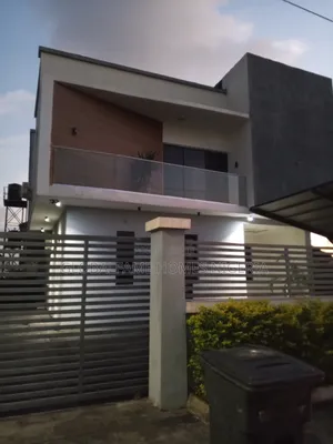 4bdrm Duplex in Beachwood Estate, Lakowe for sale