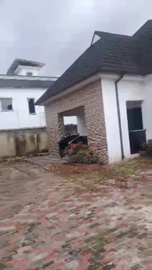 4bdrm Bungalow in Egbelu Road Off for sale