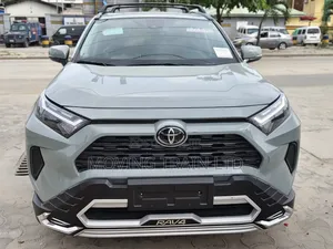 Toyota RAV4 Limited AWD 2023 Green