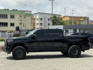 Toyota Tundra Platinum CrewMax 6.5' Bed 2024 Black