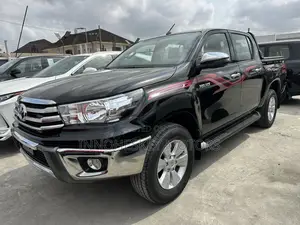 Toyota Hilux SR5 4x4 2019 Black