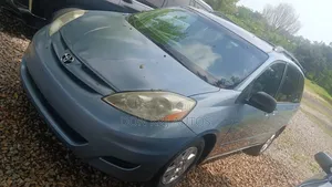 Toyota Sienna LE 2009 Blue