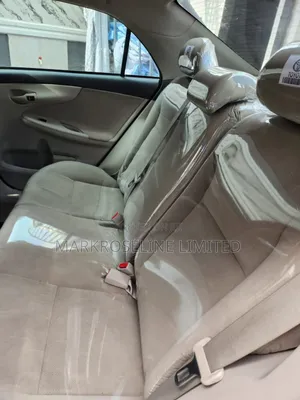 Toyota Corolla L 4-Speed Automatic 2013 Red
