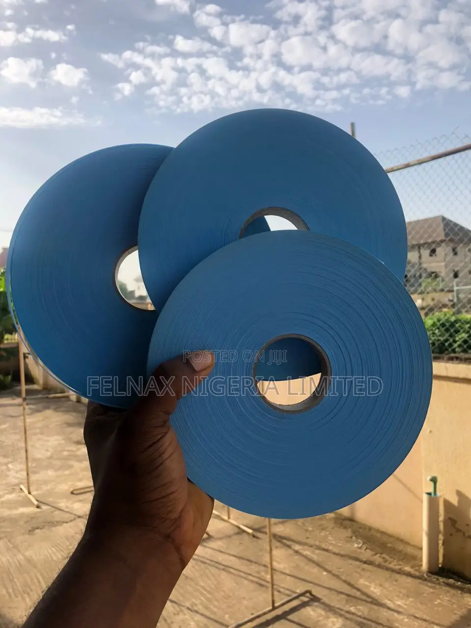 Round and Numbered Tagging Paper. Durable and Water Resistent