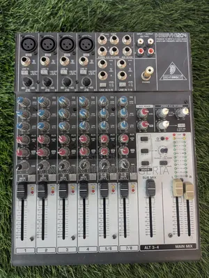 Behringer Xenxy 1204