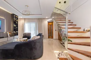 Luxurious 2 Bedrooms Penthouse Maisonette