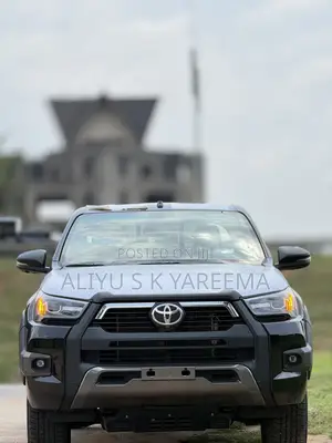 New Toyota Hilux 2025 Black