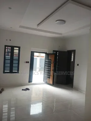 3bdrm Block of Flats in GRA Phase 2 Shangisha for sale