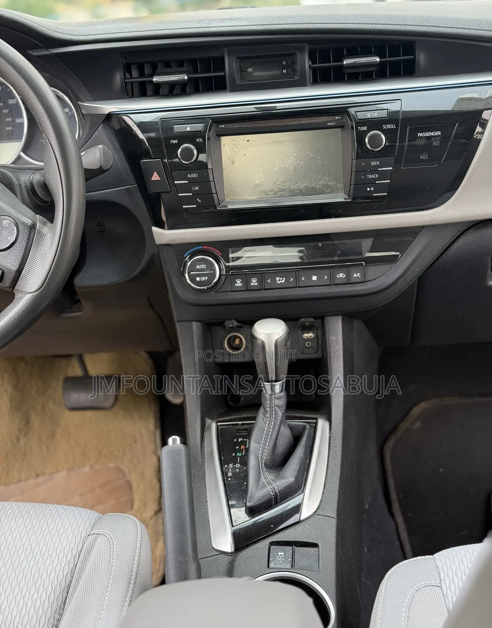 Toyota Corolla LE 4dr Sedan (1.8L 4cyl CVT) 2016 Gray