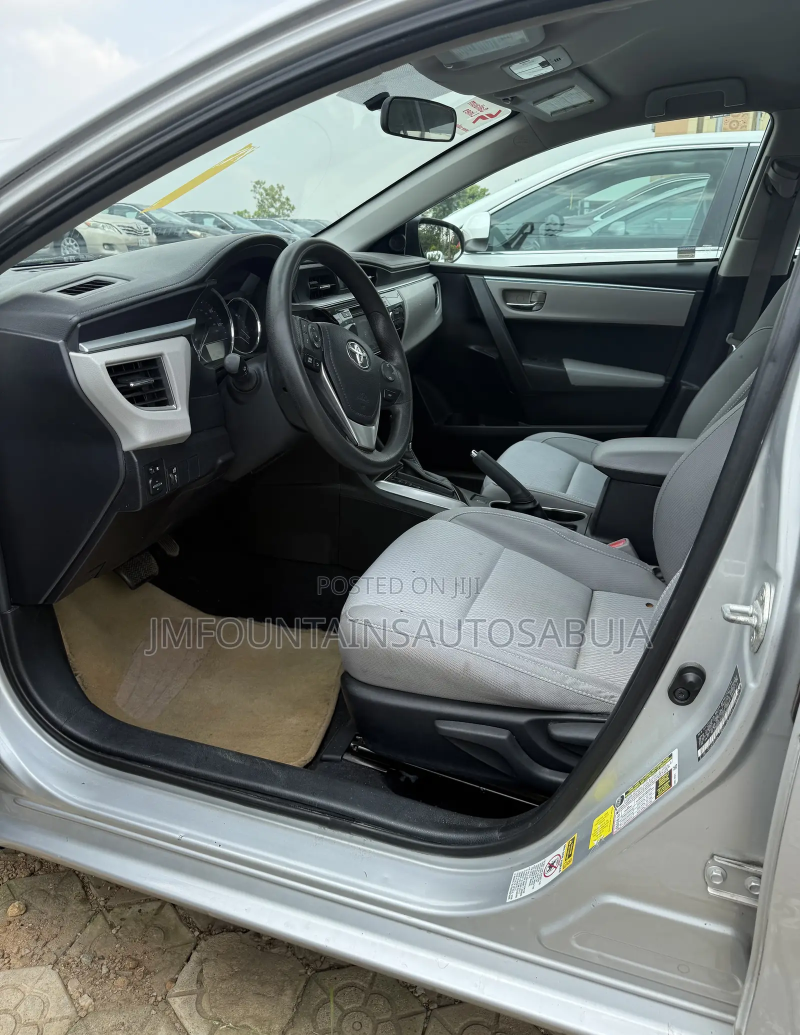 Toyota Corolla LE 4dr Sedan (1.8L 4cyl CVT) 2016 Gray