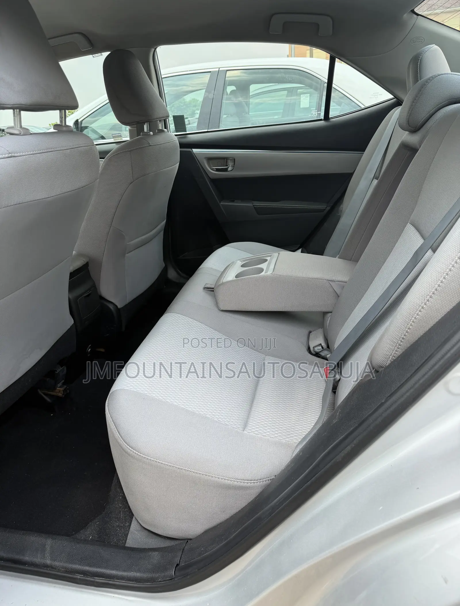 Toyota Corolla LE 4dr Sedan (1.8L 4cyl CVT) 2016 Gray