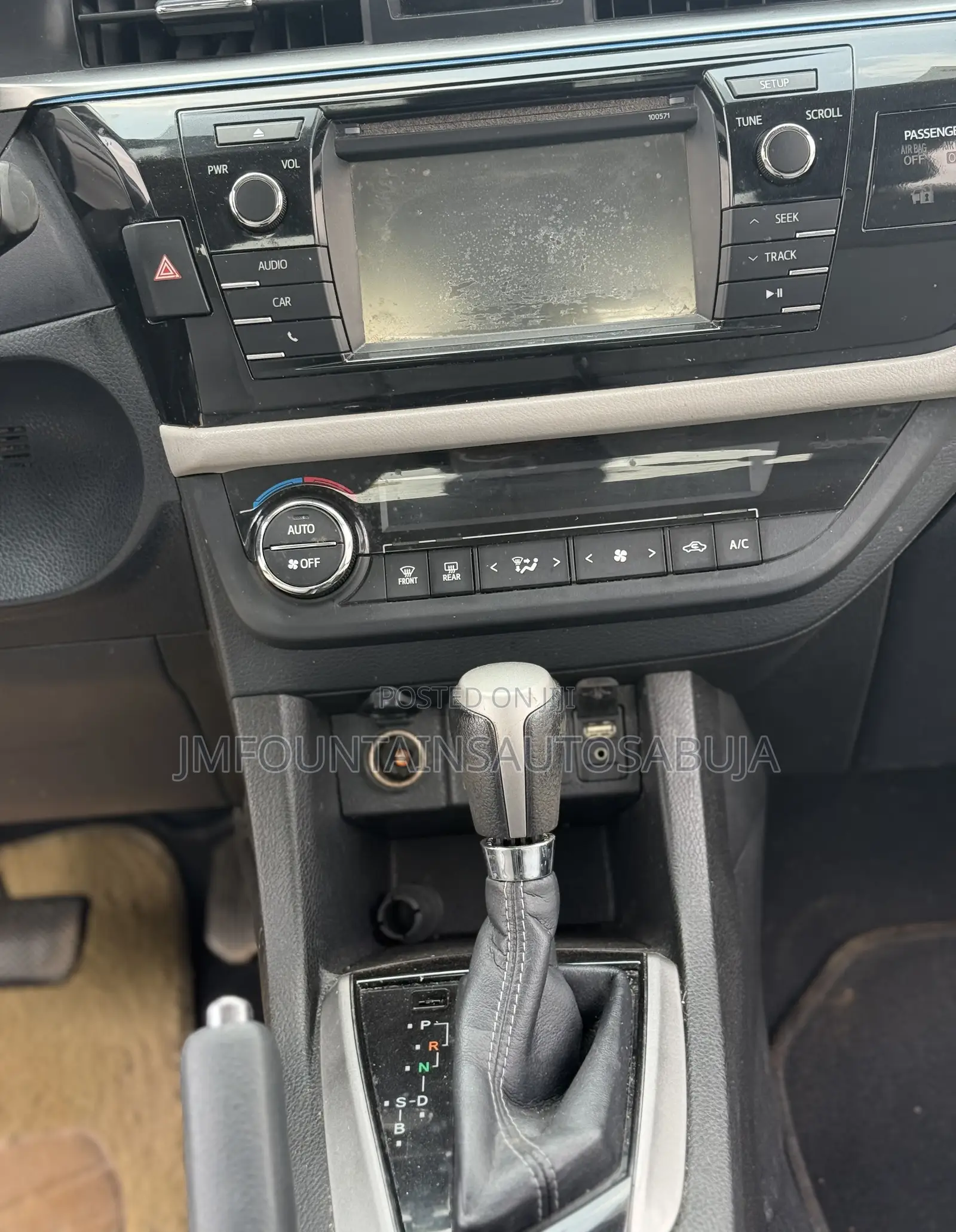 Toyota Corolla LE 4dr Sedan (1.8L 4cyl CVT) 2016 Gray