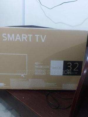 Lg 32" Edge-to-Edge Smart Display – Innovation in 32 Inches
