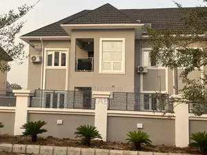 4bdrm Duplex in Dakwo District for sale