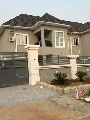 4bdrm Duplex in Dakwo District for sale