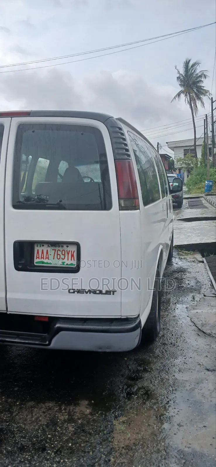 Chevrolet Bus