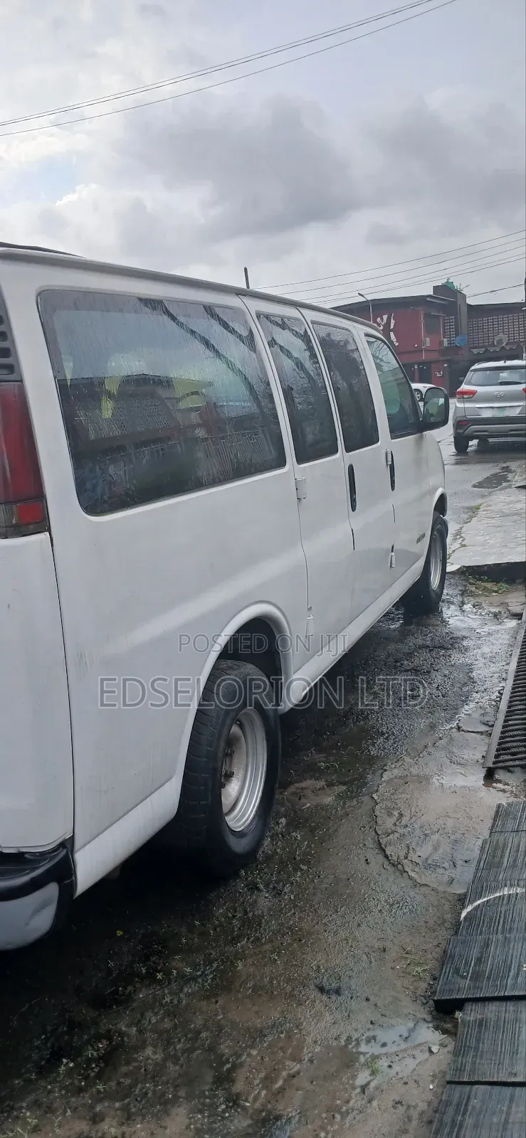 Chevrolet Bus
