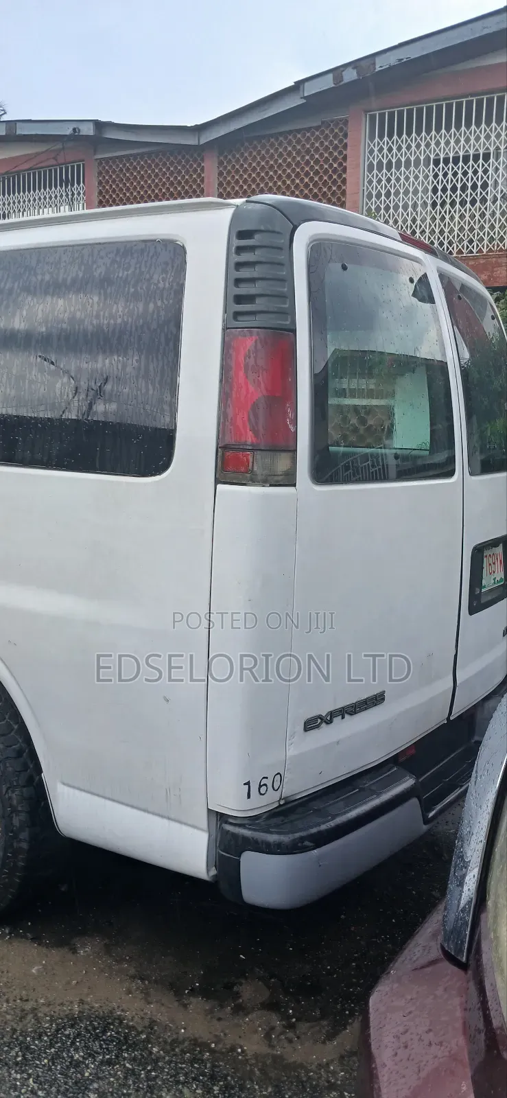 Chevrolet Bus