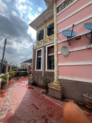 7bdrm Duplex in F01 Kubwa for sale