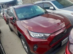 Toyota RAV4 XLE Premium 2021 Red