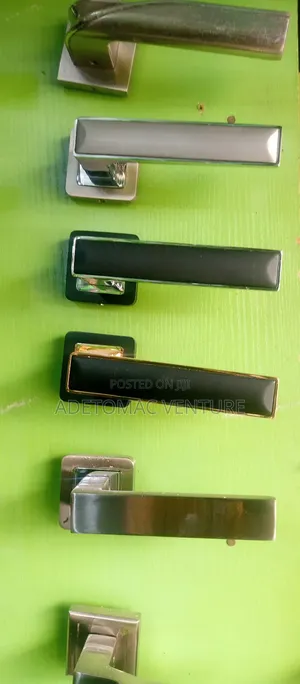 Lock Set and Handle