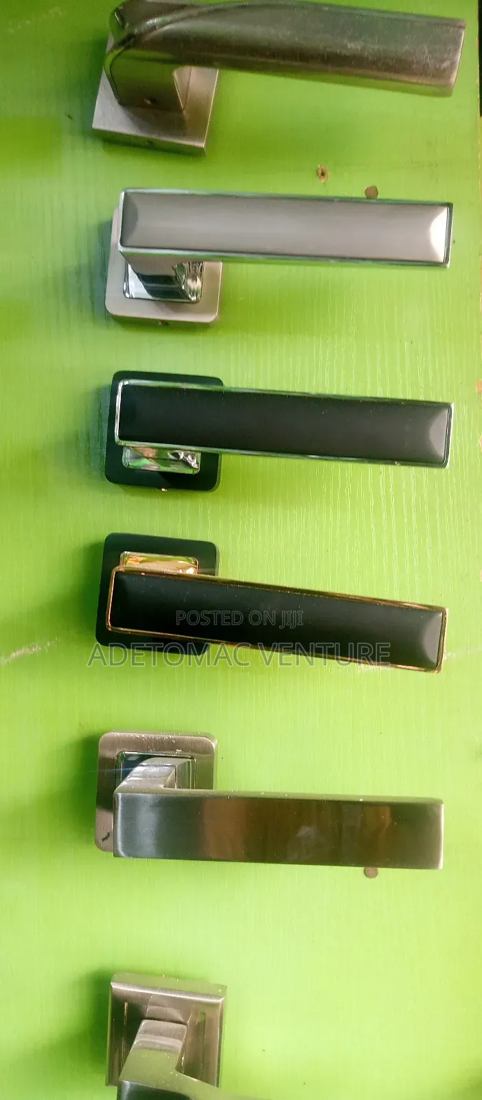 Lock Set and Handle