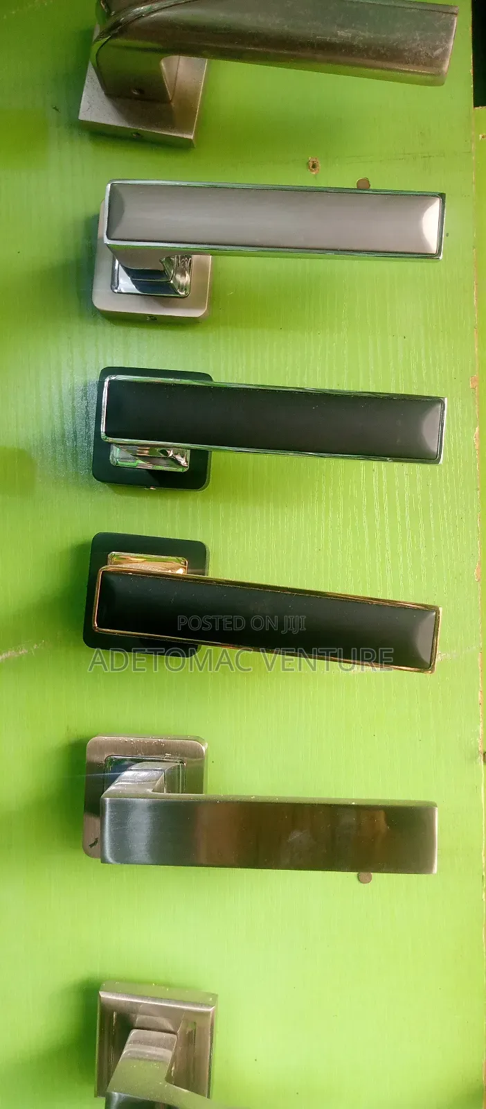 Lock Set and Handle
