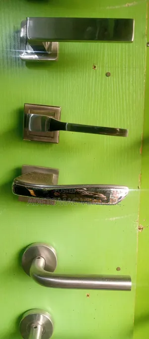 Lock Set and Handle