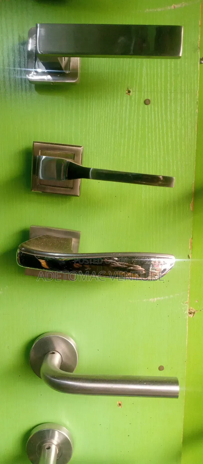 Lock Set and Handle