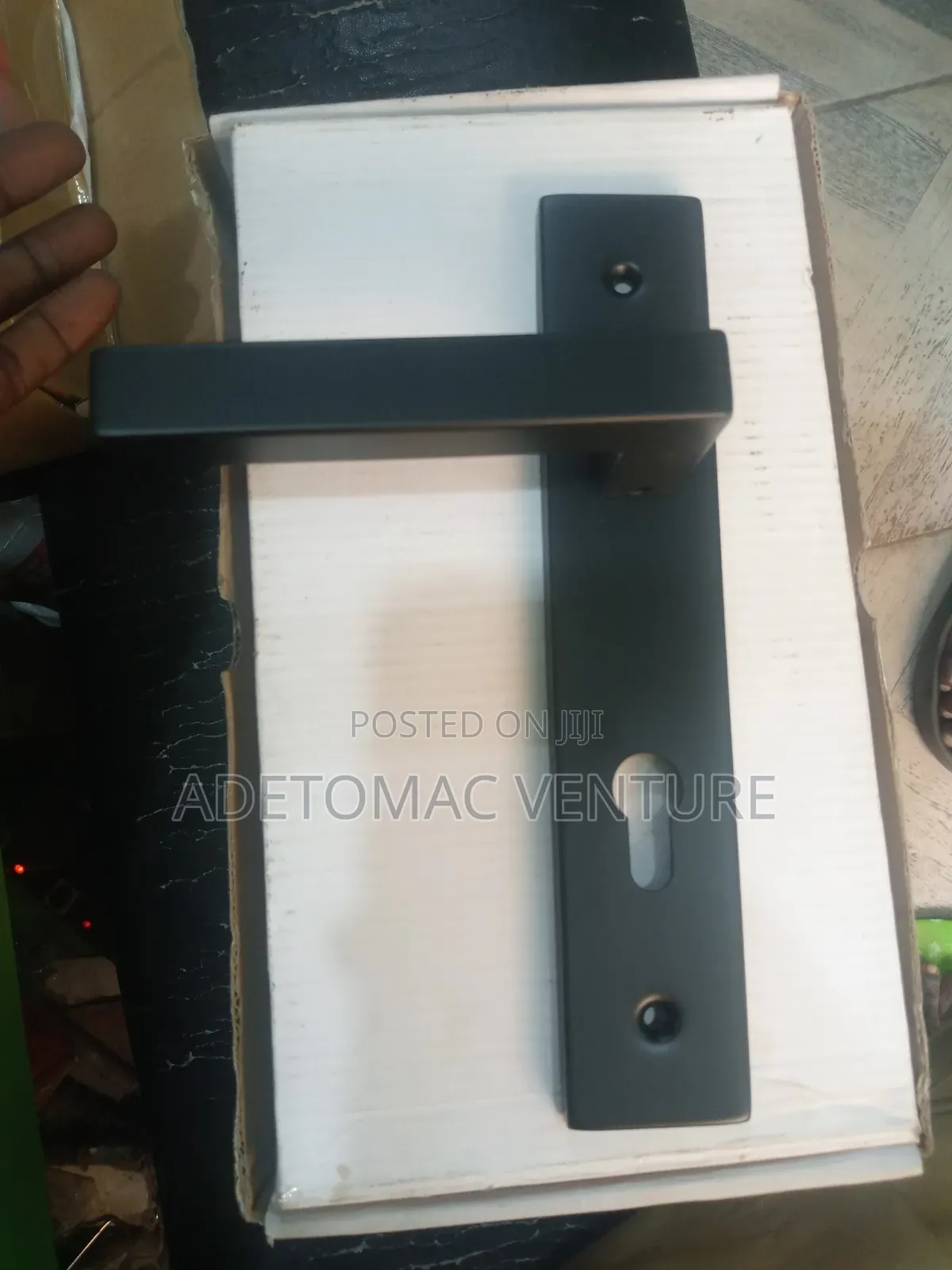 Lock Set and Handle