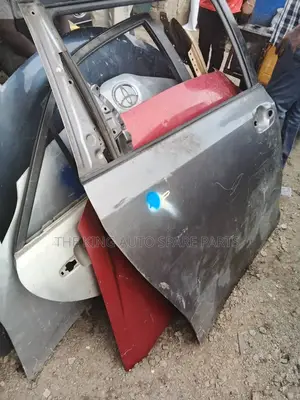 Toyota Sienna Empty Door Back Right 012 Model