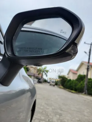 Toyota Camry XLE (2.5L 4cyl 8A) 2019 Silver