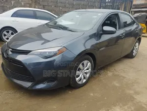 Toyota Corolla LE (1.8L 4cyl 2A) 2018 Gray