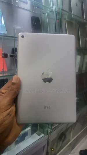 Apple iPad mini 4 128 GB Silver
